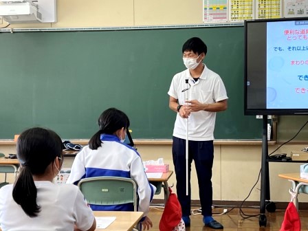 糸生小学校　福祉体験学習2