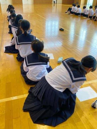 地域の中学校にて
福祉体験学習を実施3