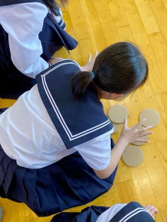 地域の中学校にて
福祉体験学習を実施6
