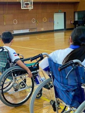 福祉体験学習（車椅子体験）で 地域の小学校にお邪魔しました2