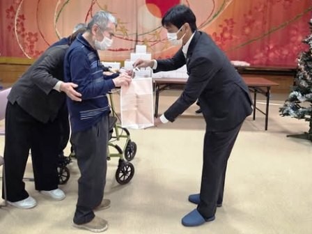 法美社 様より、光道園のご利用者の皆さまへたくさんのクリスマスケーキをご寄贈いただきました1