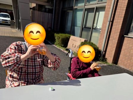 ライトワークセンターでお花見を行いました3